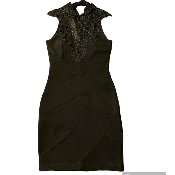 Le Chateau Lace Halter Neck Dress - Picture 2 of 8